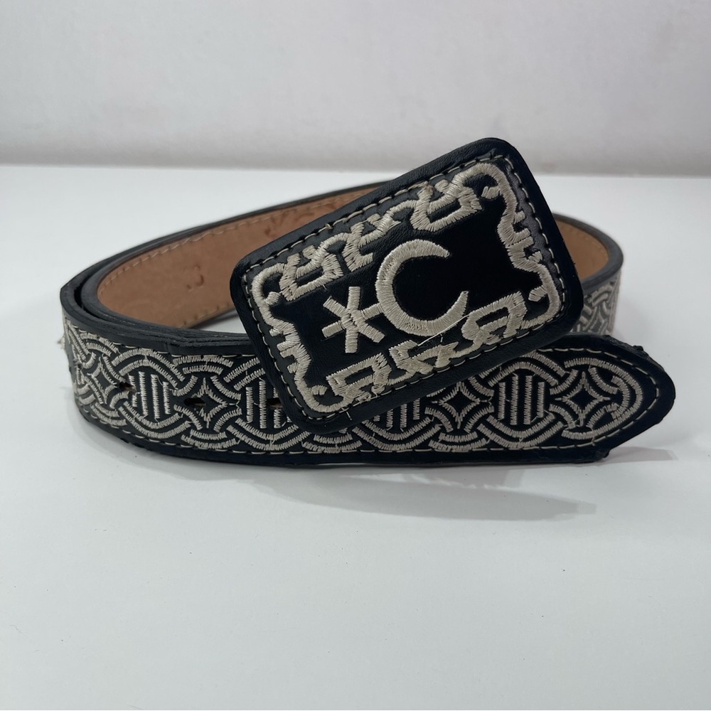 Embroidered Western Cowboy Belt Buckle Black &White SZ 38 Festival Rodeo